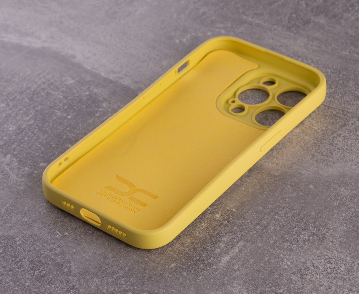 Силиконовый чехол SOFT Silicone Case для iPhone 14 Pro Max (без лого) лимонный