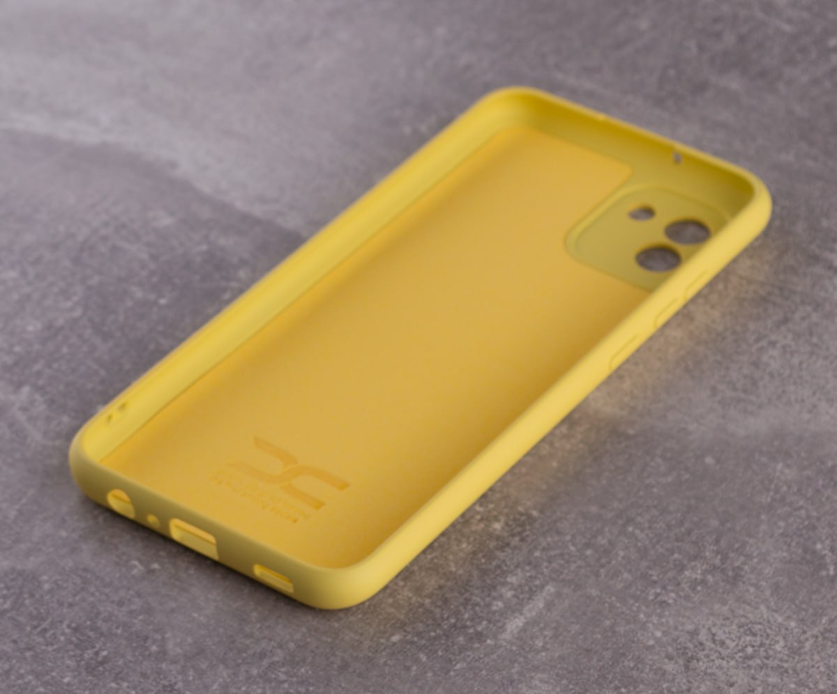Силиконовый чехол SOFT Silicone Case для Samsung A04 (без лого) лимонный