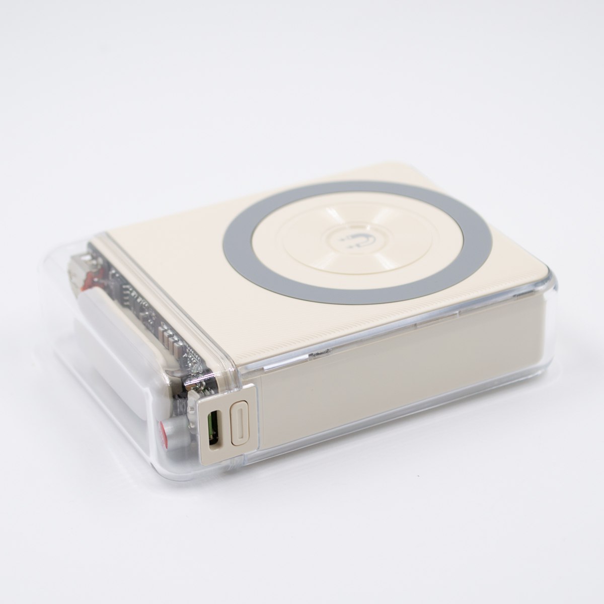 АКБ PowerBank с поддержкой MagSafe DC DP-F23 (10000 mAh) Fast Charging бежевый