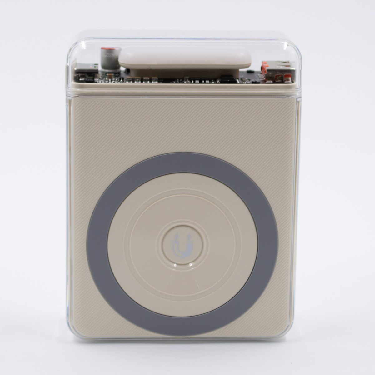 АКБ PowerBank с поддержкой MagSafe DC DP-F23 (10000 mAh) Fast Charging бежевый