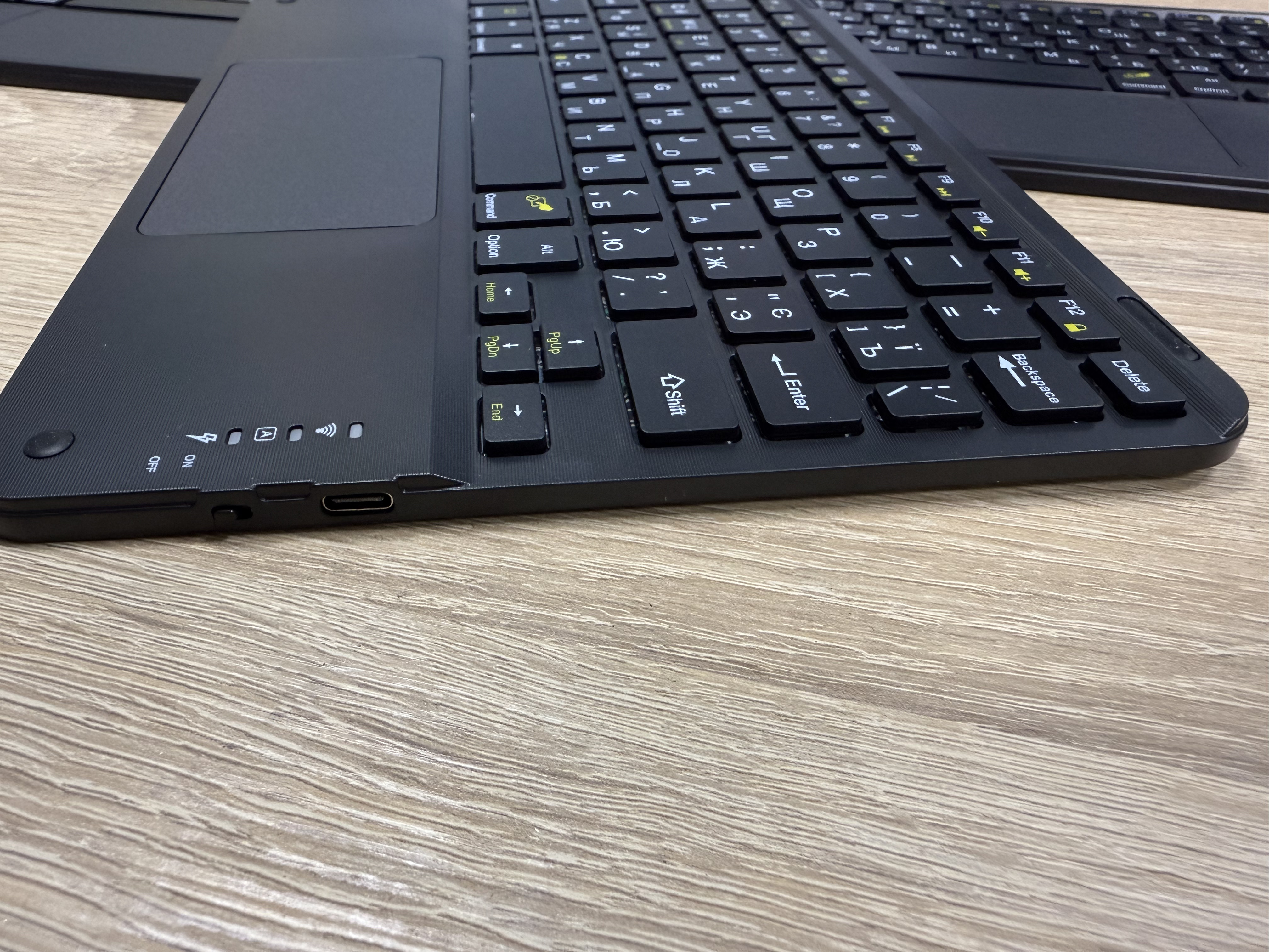 (уценка) BT Клавиатура для планшета черный