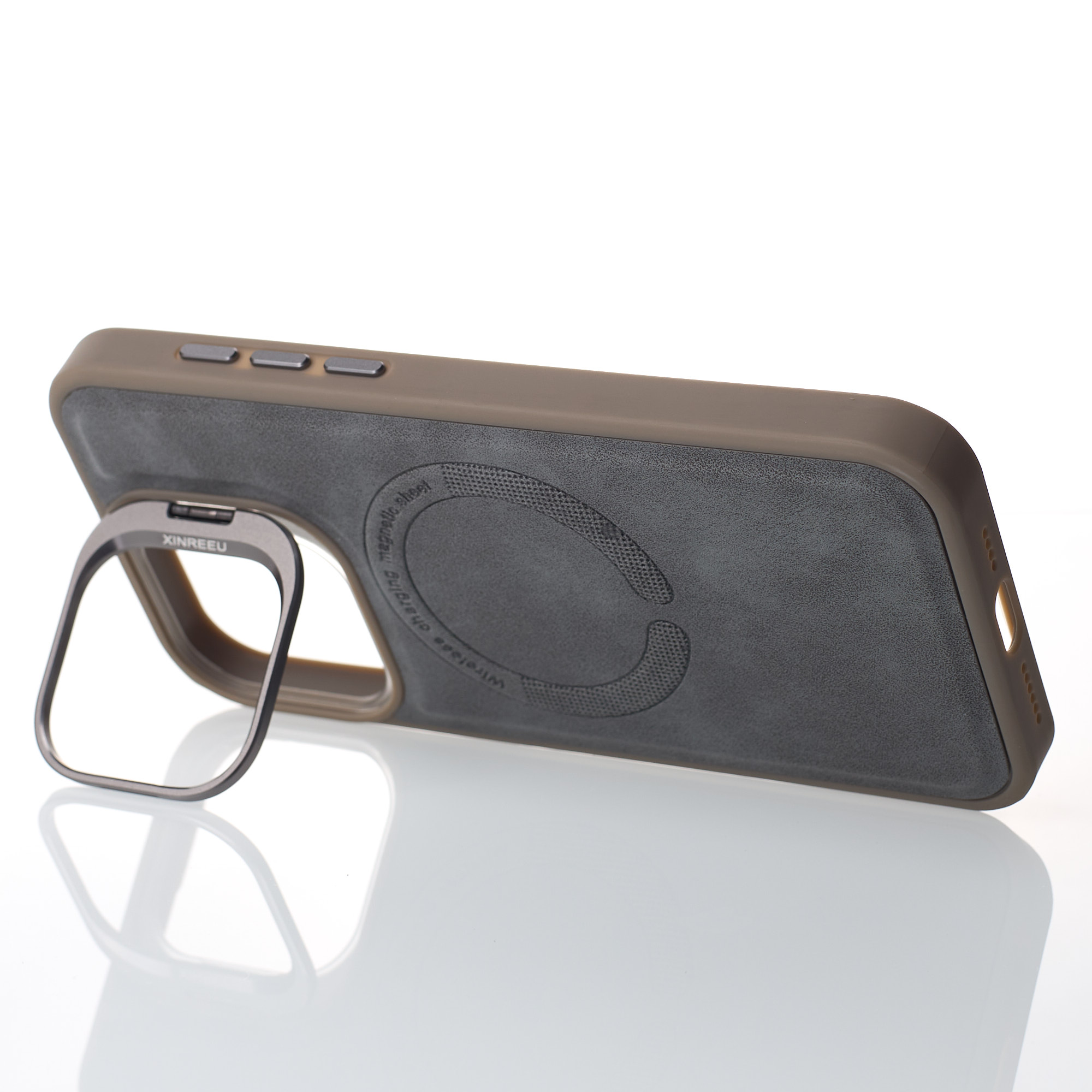 Чехол LEATHER CAMERA CASE с поддержкой MagSafe для iPhone 15 Pro Max серый