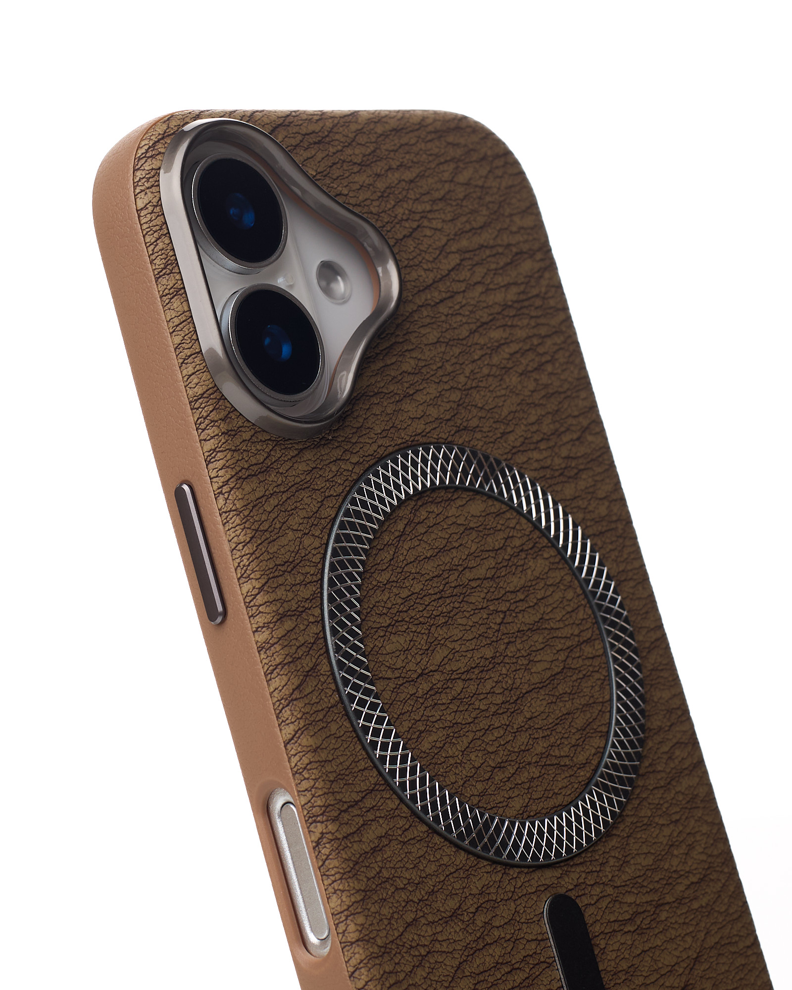 Чехол LUXURY Leather Case с поддержкой MagSafe для iPhone 16 desert titanium