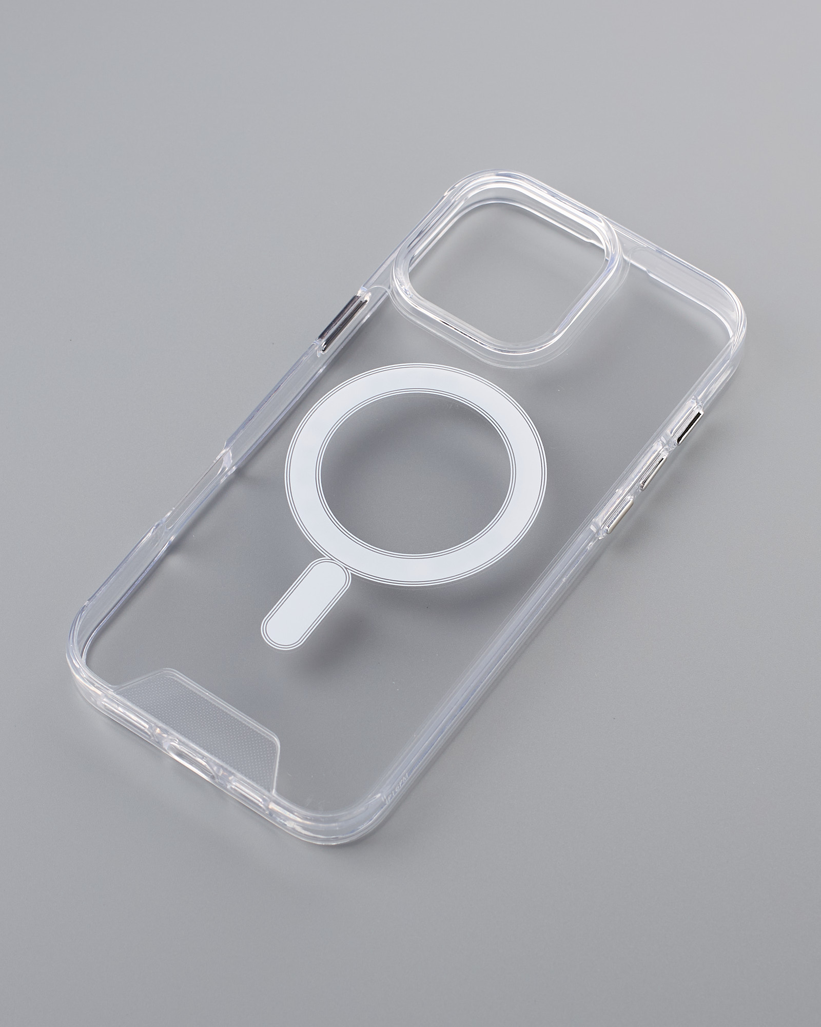 Чехол SPACE CASE с поддержкой MagSafe для iPhone 16 Pro прозрачный