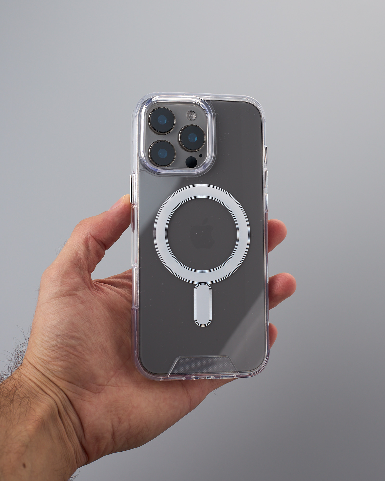 Чехол SPACE CASE с поддержкой MagSafe для iPhone 16 Pro прозрачный