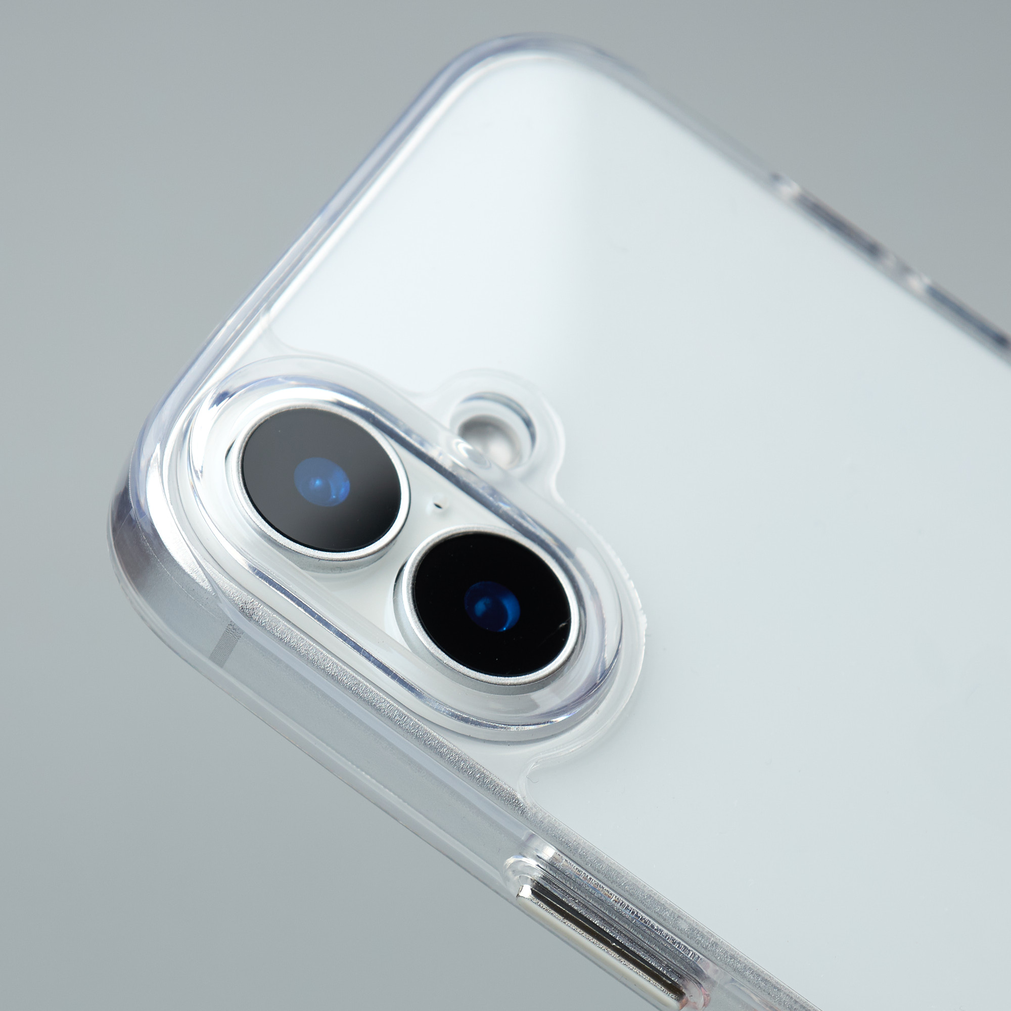 Чехол Space Case (1st Gen) для iPhone 16 прозрачный