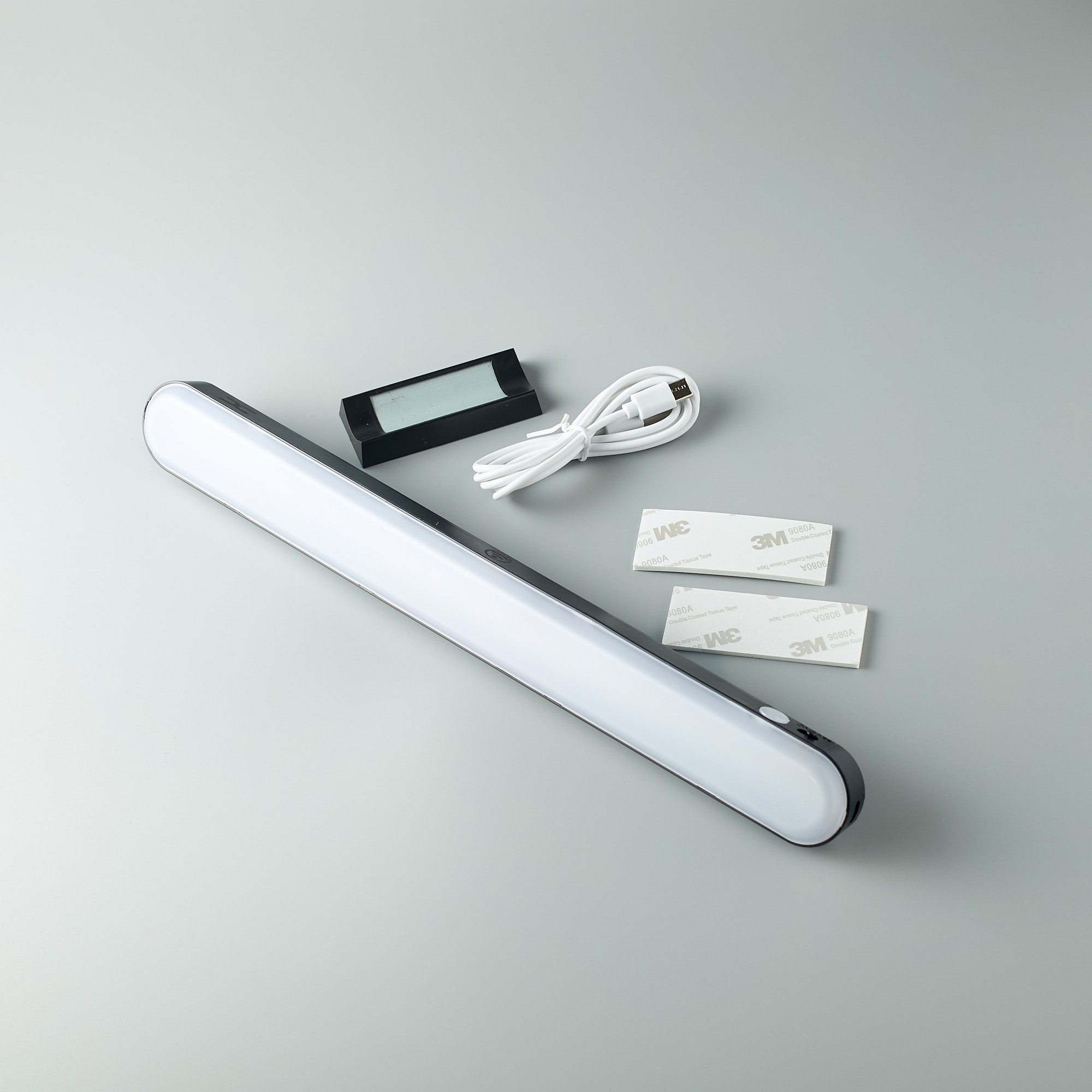 LED-лампа скринбар DC LO-02 для монитора/компьютера на клейкой основе (1200mAh) черный