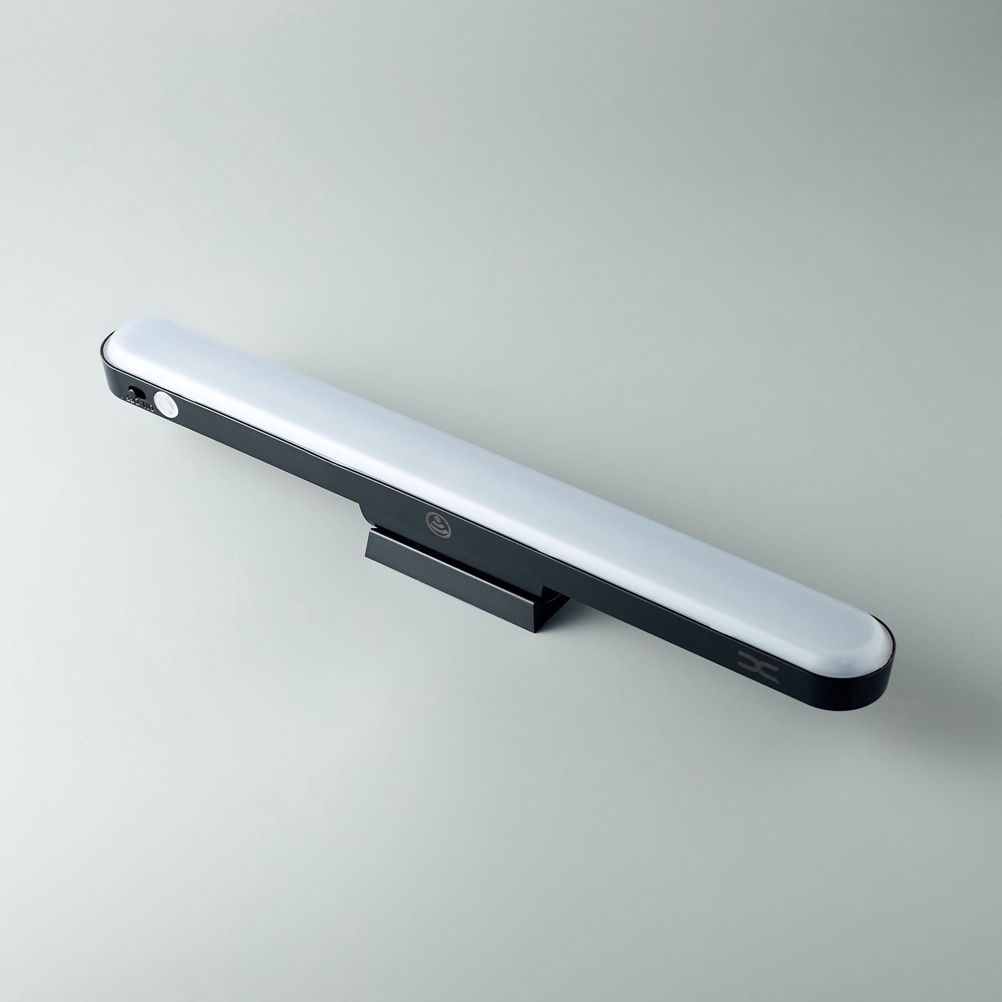 LED-лампа скринбар DC LO-02 для монитора/компьютера на клейкой основе (1200mAh) черный