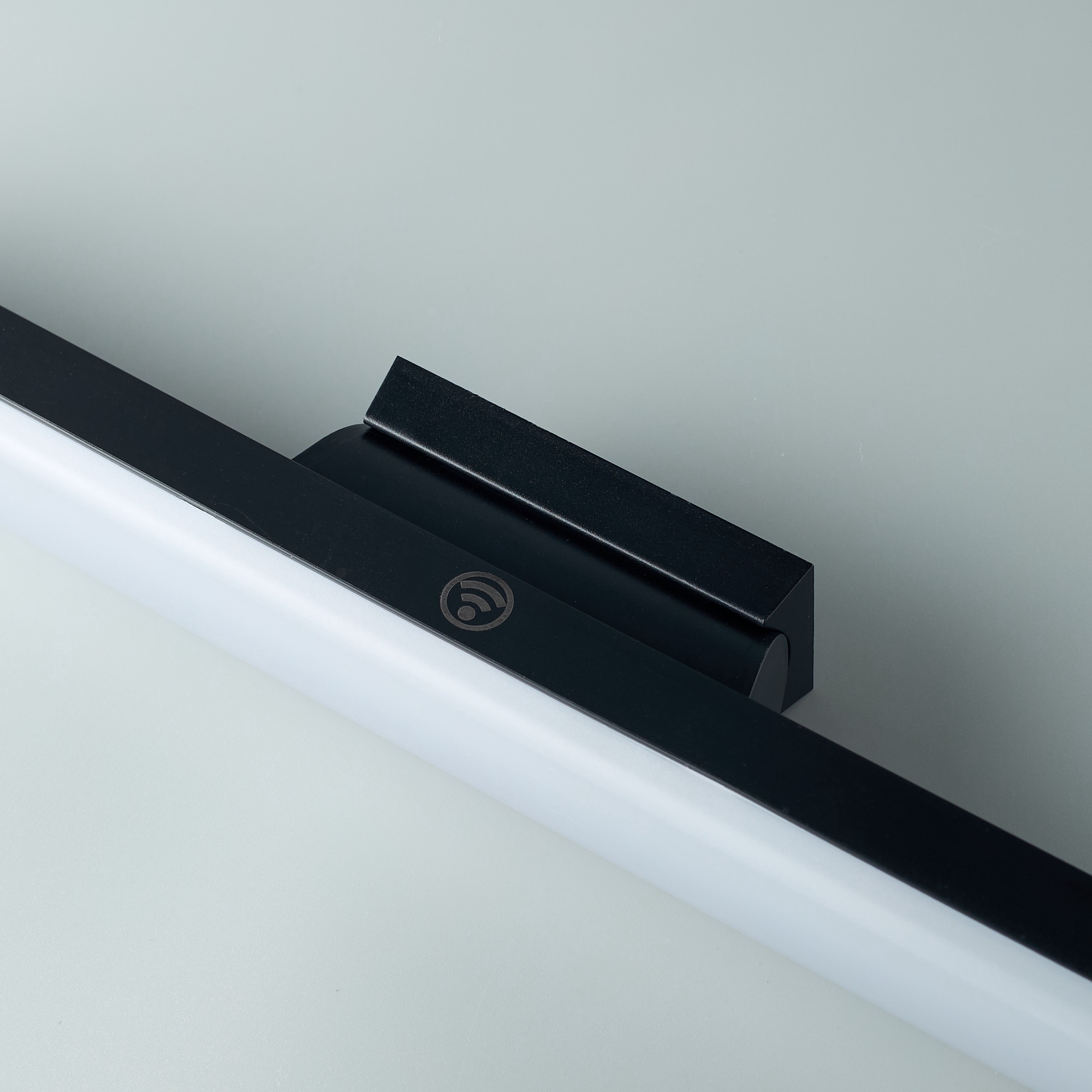 LED-лампа скринбар DC LO-03 для монитора/компьютера на клейкой основе (1200mAh) + пульт ДУ черный