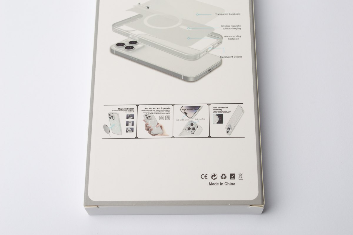 Полиуритановый чехол IMD Colors с поддержкой MagSafe для iPhone 12 / iPhone 12 Pro черный