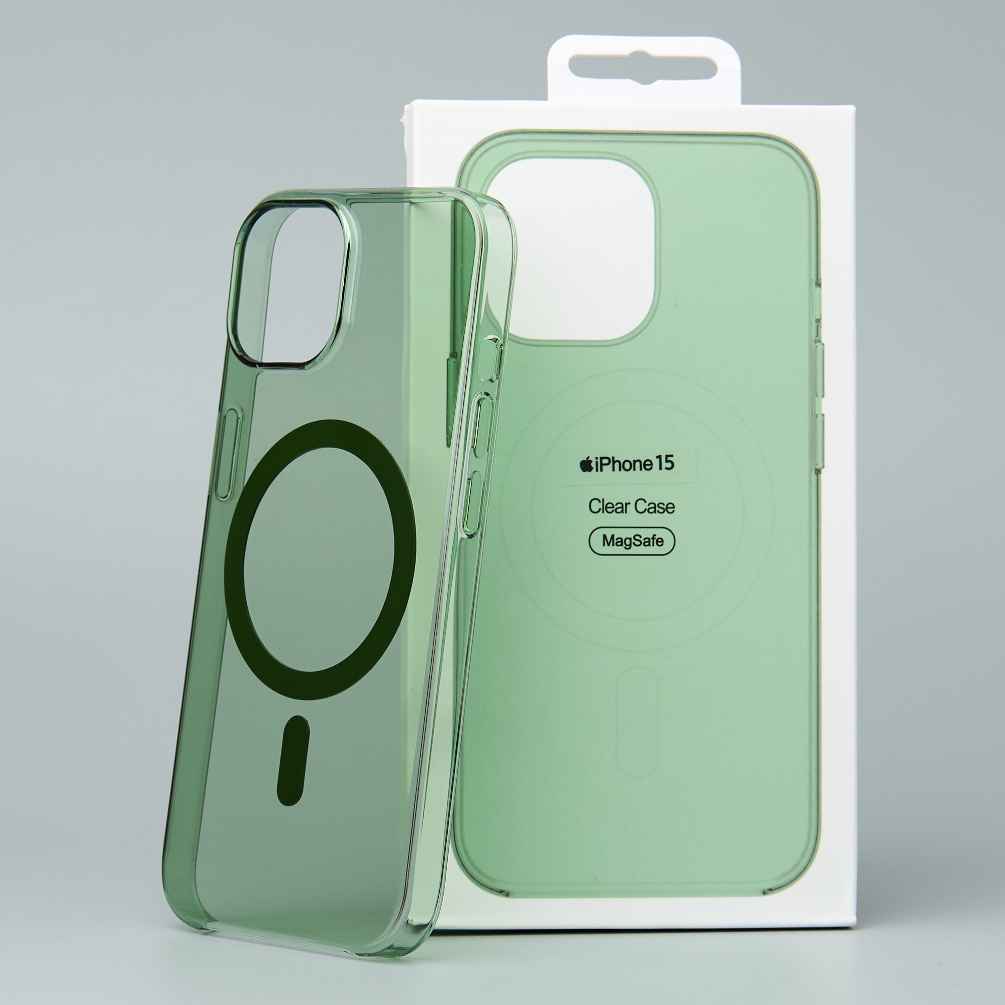 Пластиковый чехол Lux Clear с поддержкой MagSafe для iPhone 15 Plus зеленый