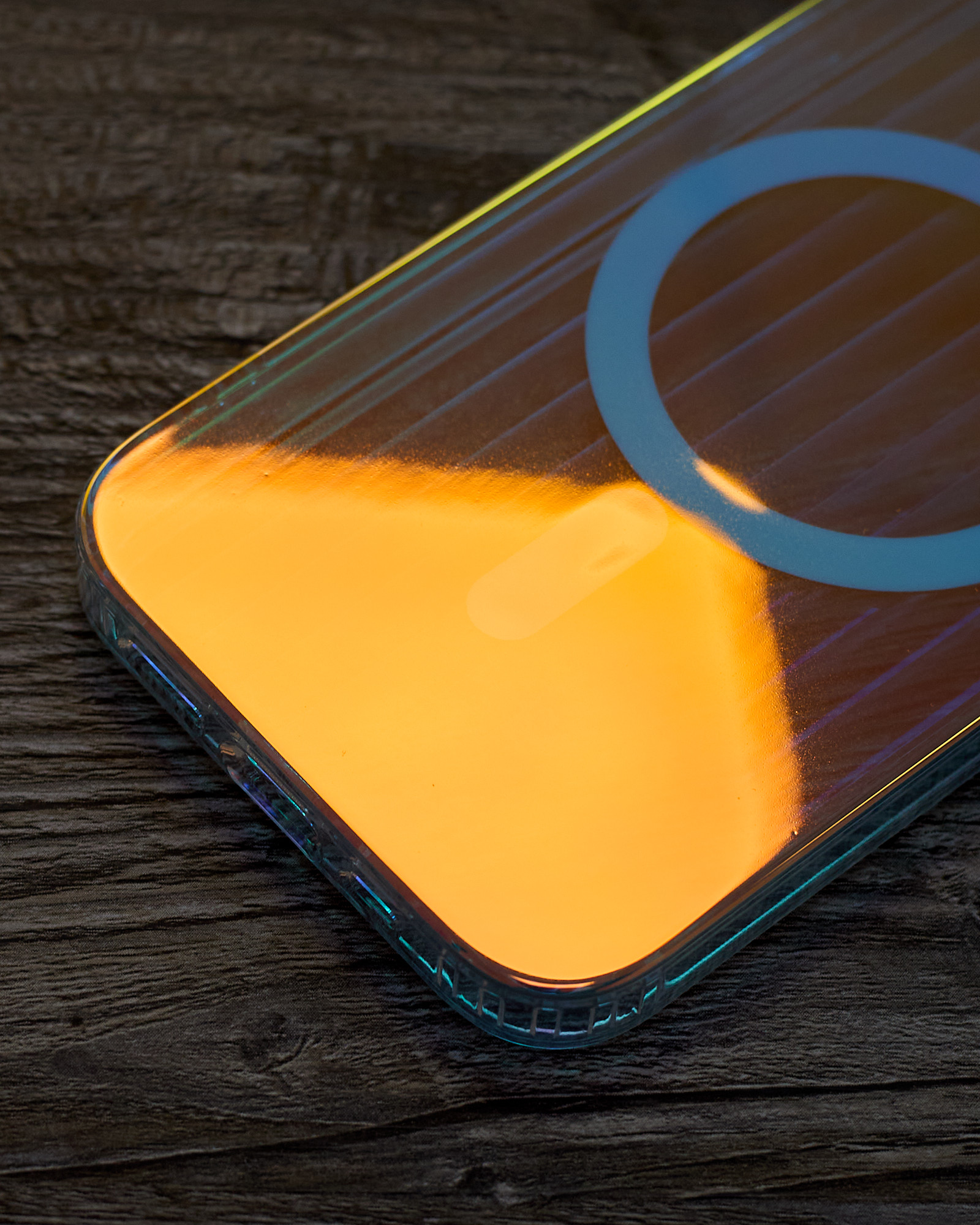 Полиуритановый чехол Linear с поддержкой MagSafe для iPhone 16E