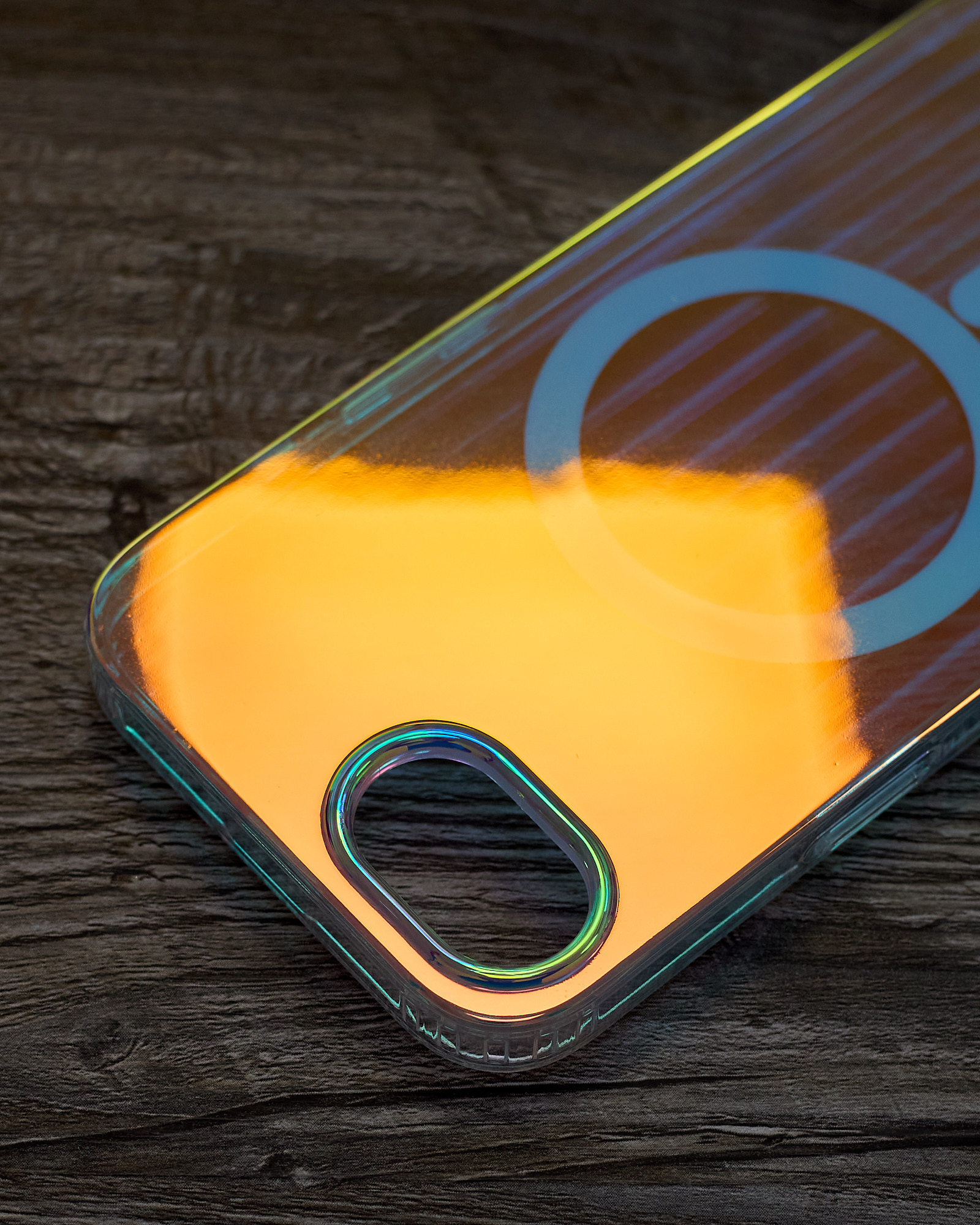 Полиуритановый чехол Linear с поддержкой MagSafe для iPhone 16E