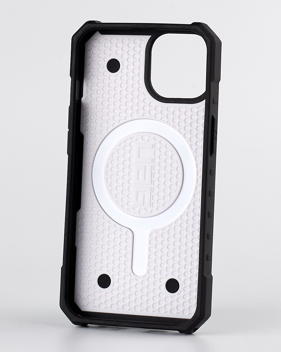 Противоударный чехол UAG с поддержкой MagSafe для IPhone 14 Plus white