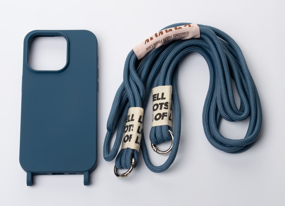 Силиконовый чехол CORD для iPhone 15 Pro Max синий