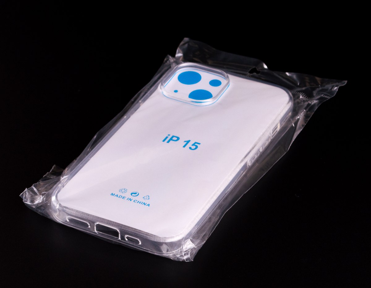 Силиконовый чехол CRYSTAL CASE для iPhone 15 прозрачный