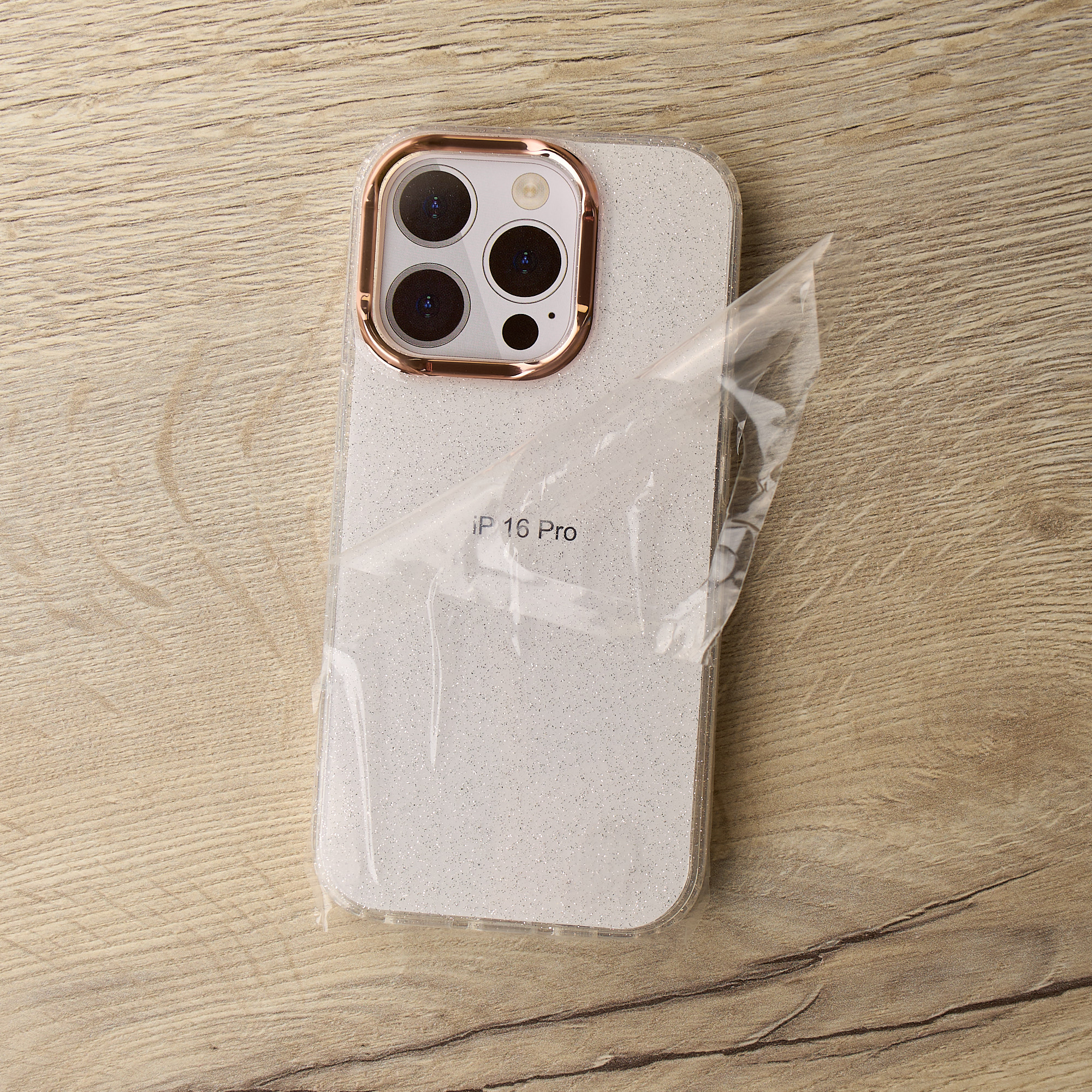 Силиконовый чехол DARK GLITTER для iPhone 16 Pro прозрачный