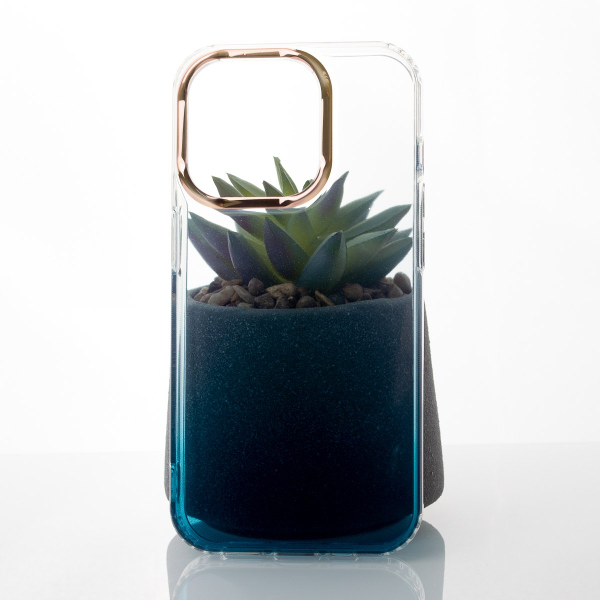 Силиконовый чехол GRADIENT для iPhone 15 Pro синий