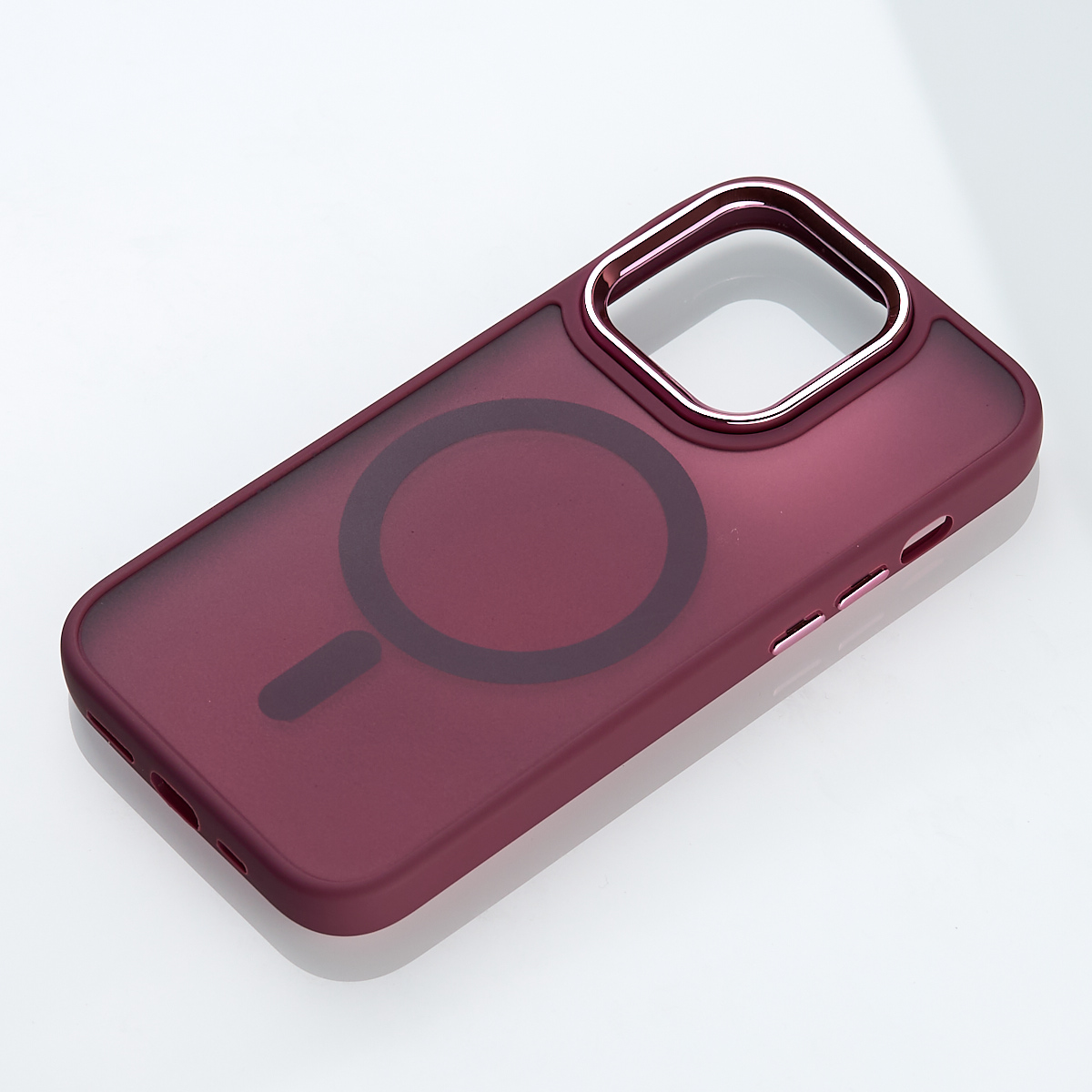 Силиконовый чехол MATTE с поддержкой MagSafe для iPhone 15 Pro Max burgundy