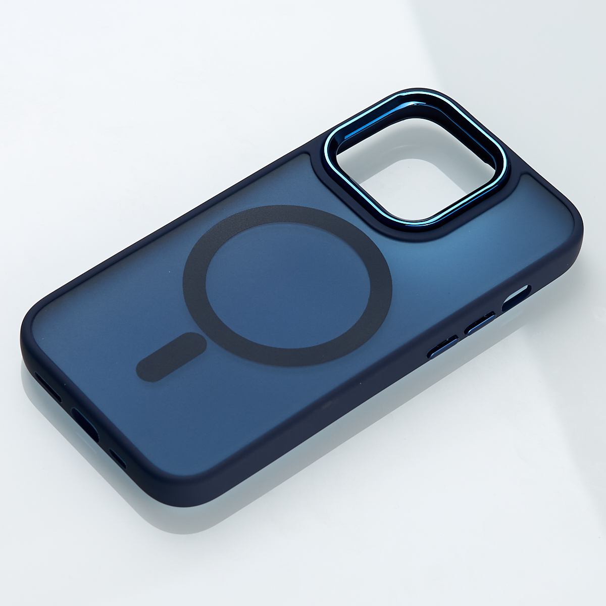 Силиконовый чехол MATTE с поддержкой MagSafe для iPhone 15 Pro Max dark blue