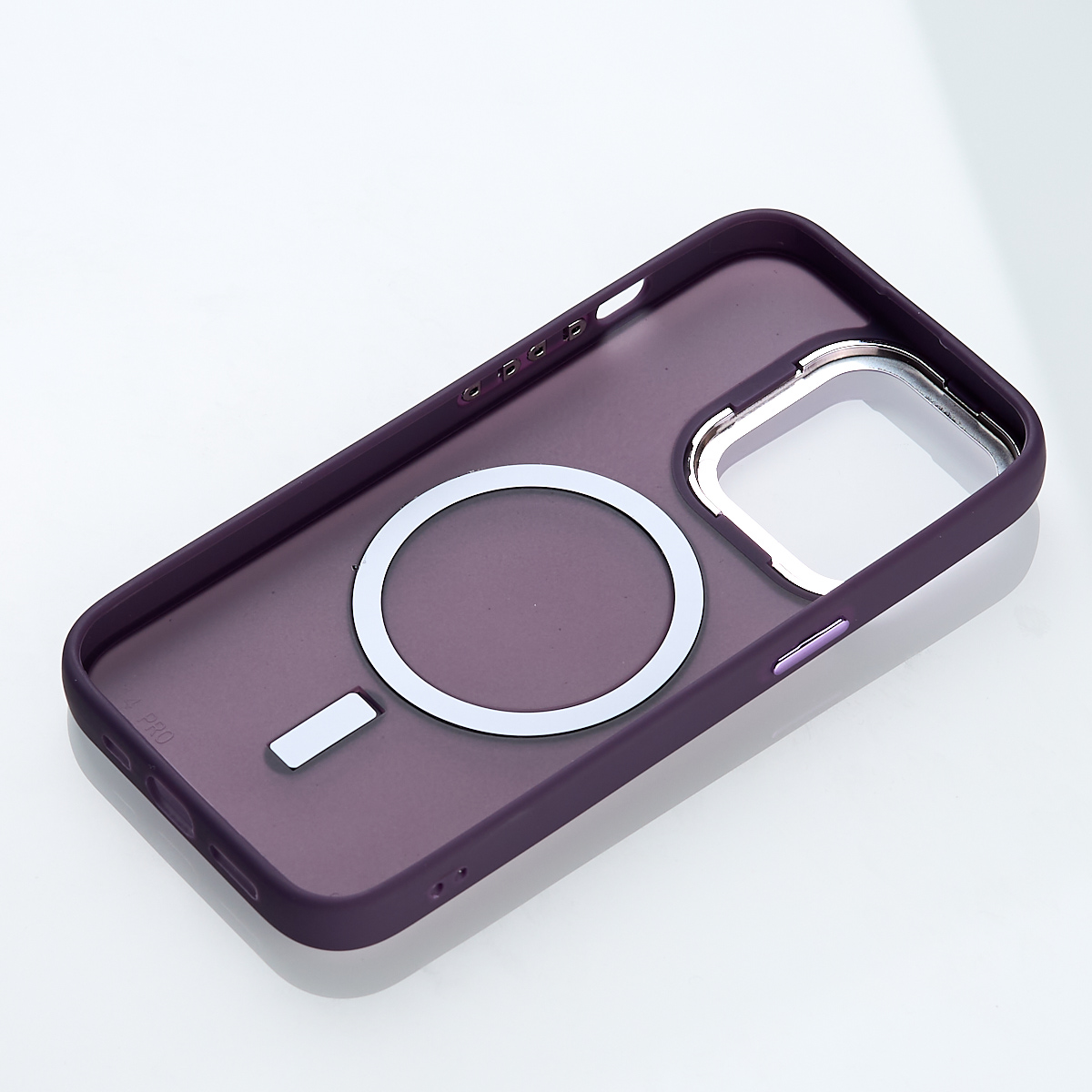 Силиконовый чехол MATTE с поддержкой MagSafe для iPhone 15 Pro Max dark purple