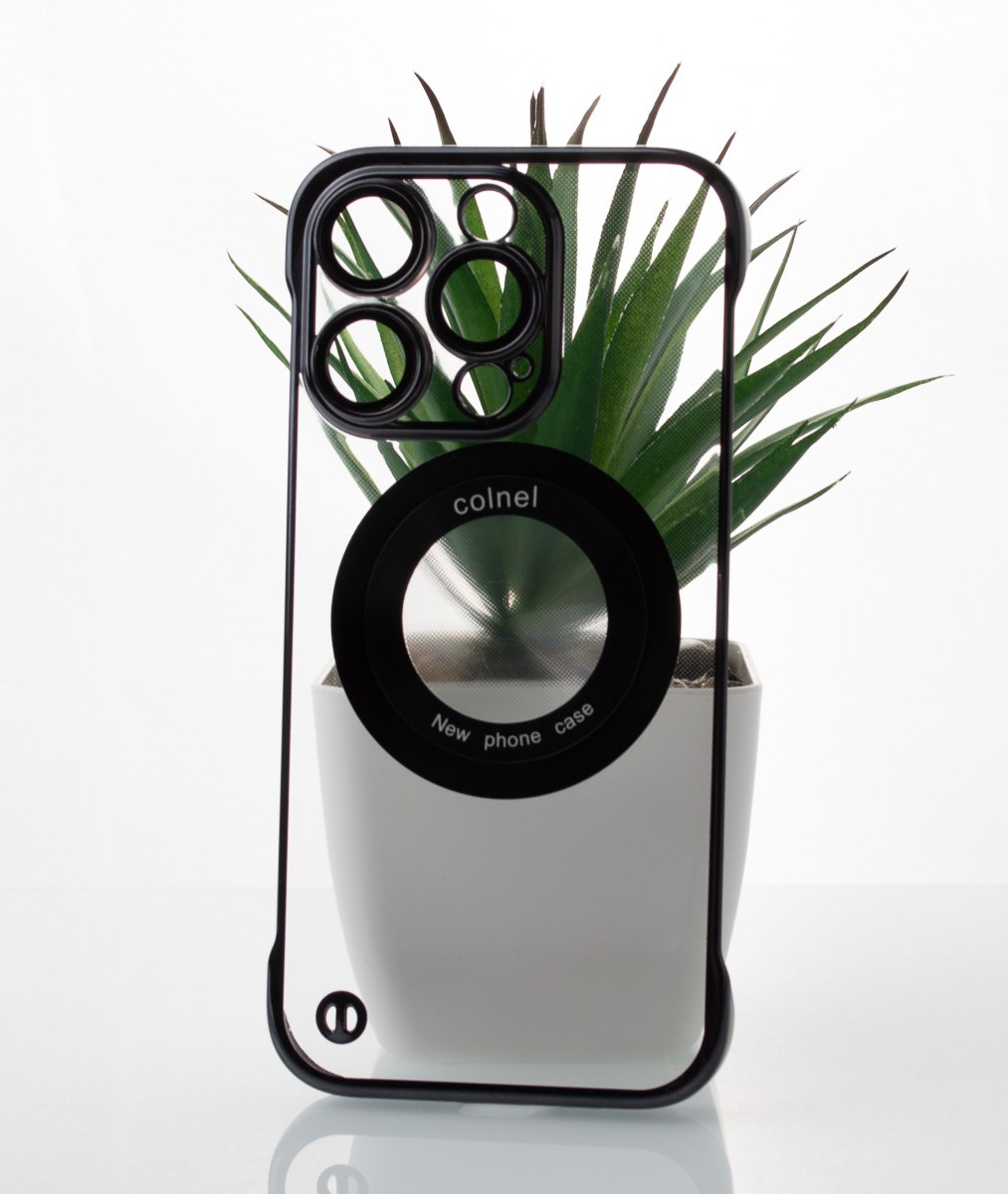 Пластиковый чехол SLIM CASE с поддержкой MagSafe для iPhone 15 Pro черный