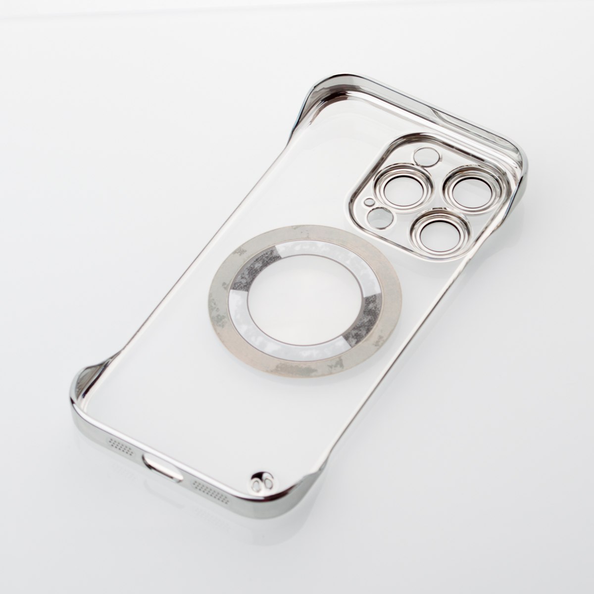 Пластиковый чехол SLIM CASE с поддержкой MagSafe для iPhone 15 Pro Max серебряный